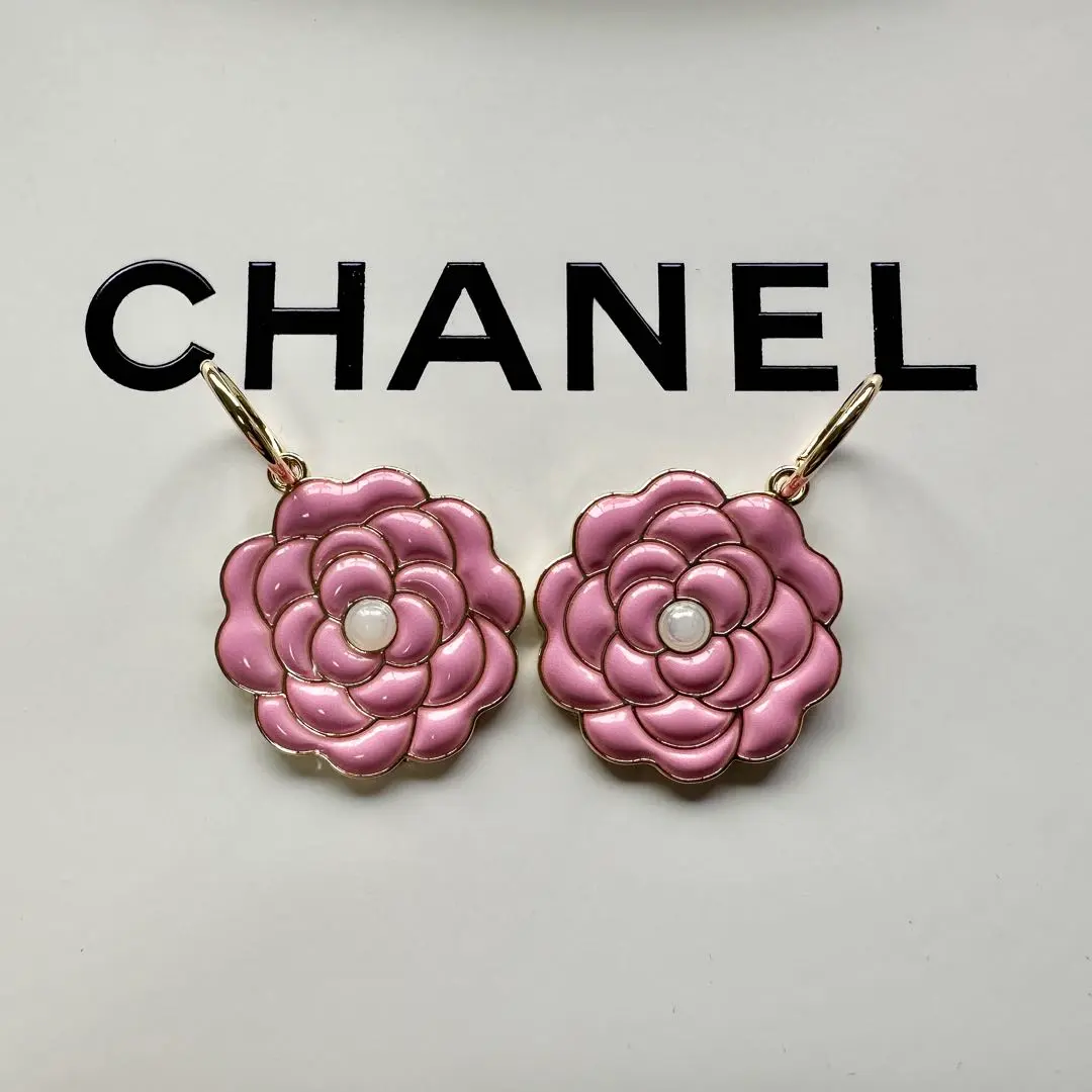 CHANEL シャネル 2026 母の日 限定 カメリア チャーム 2個
