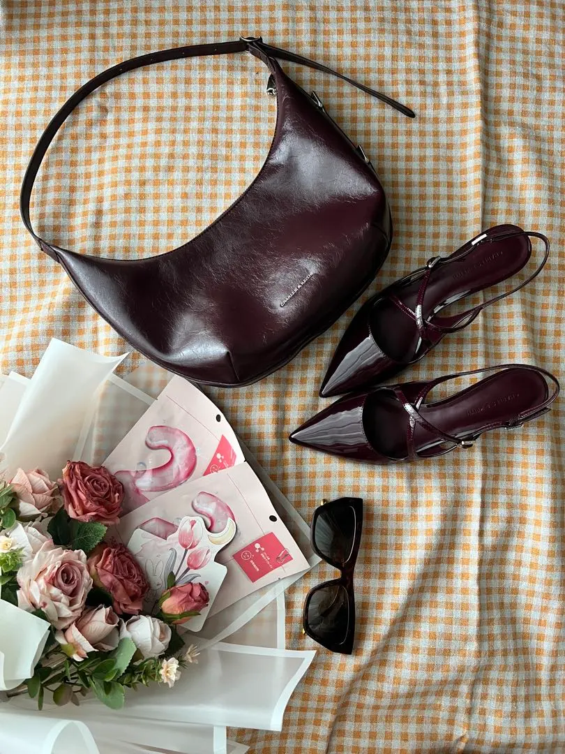 CHARLES & KEITH ショルダーバッグ ボルドー