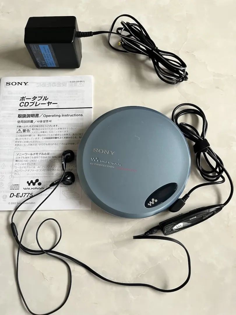 ソニー CDウォークマン ポータブルCDプレーヤー 動作確認済 WALKMAN
