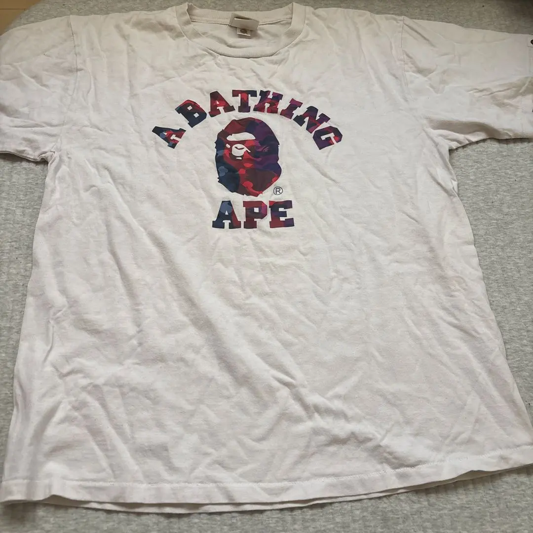 A BATHING APE Tシャツ カモフラ柄ロゴ ホワイト