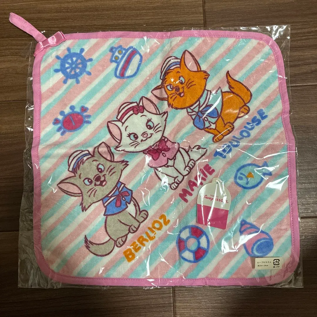 ディズニー マリーちゃん ループ付きタオル