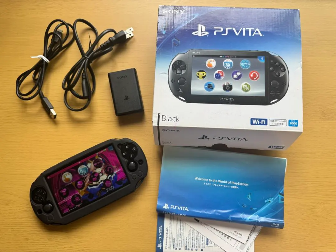 SONY PlayStation Vita PCH-2000 本体