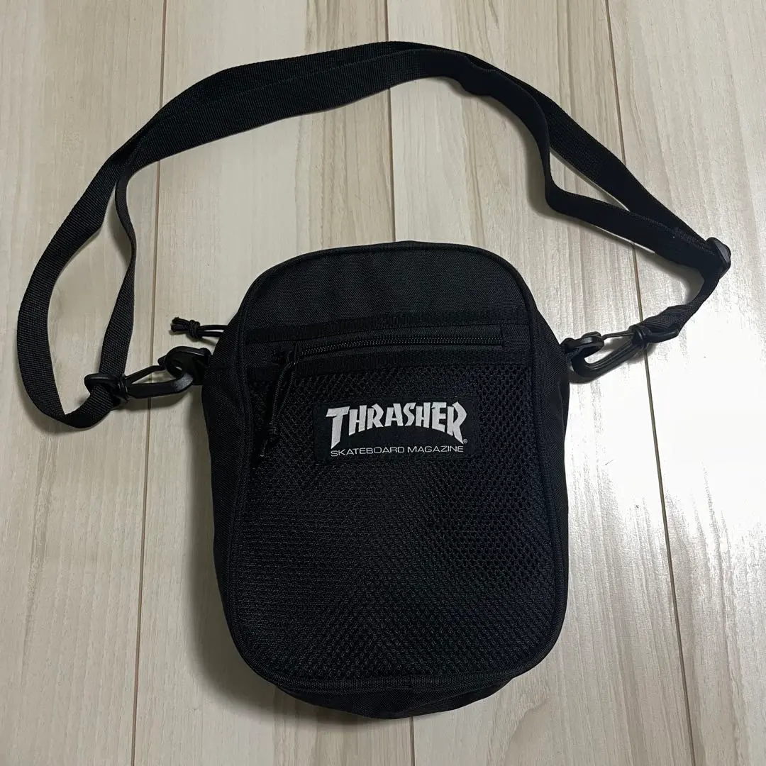 大人気 THRASHER スラッシャー サコッシュ ボディバッグ ブラック