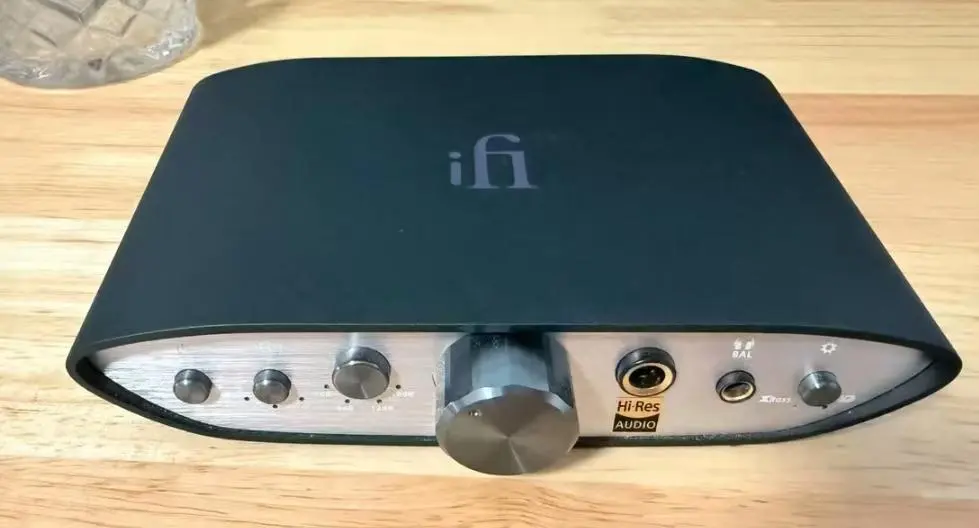 iFi audio ZEN DAC 本体