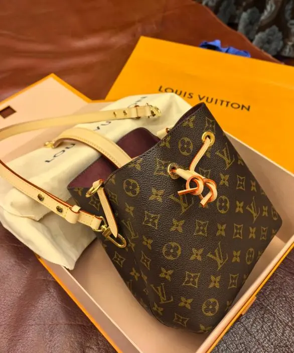 Louis Vuitton モノグラム 巾着バッグ