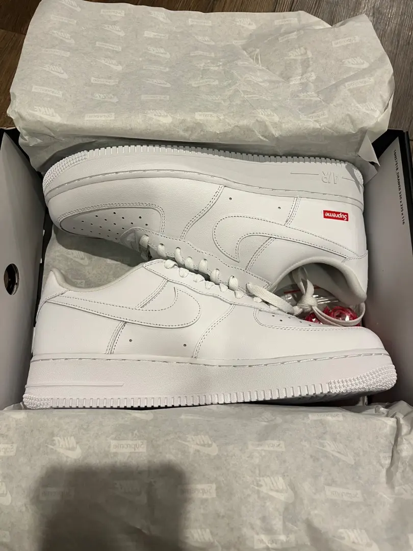 Supreme × NIKE AIR FORCE 1 LOW WHITE