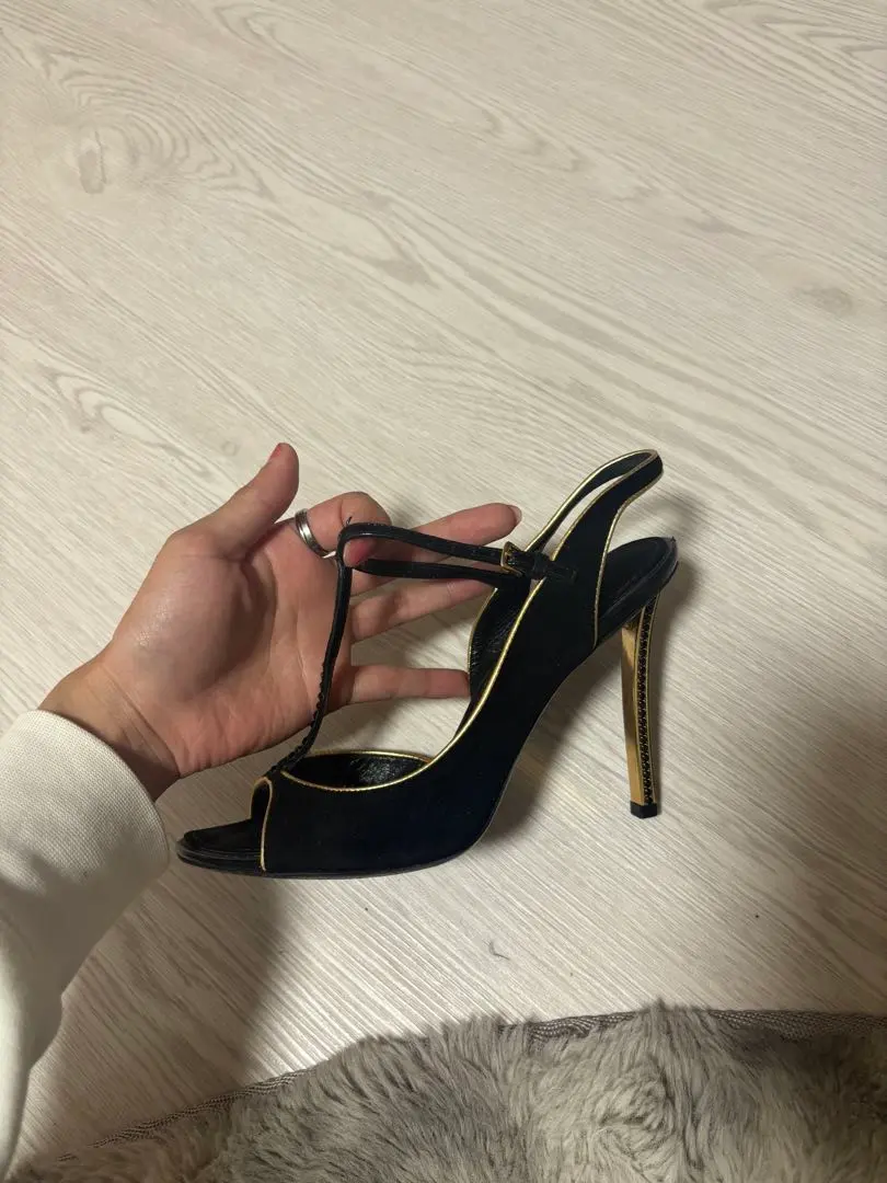 Louis Vuitton Tストラップ パンプス