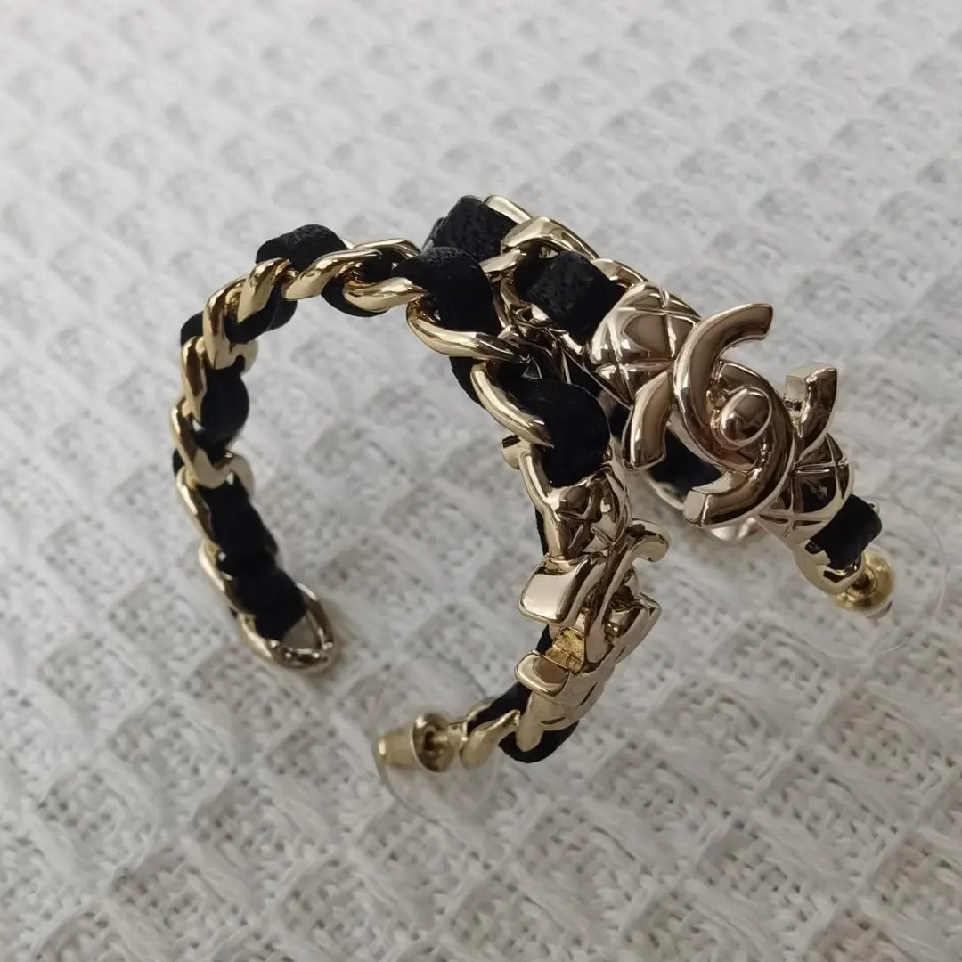 CHANEL フープ メタル カーフスキン ピアス AB658