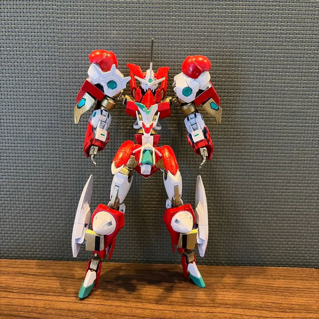 HG OOガンダム＋α鉄血系のフレーム改造品