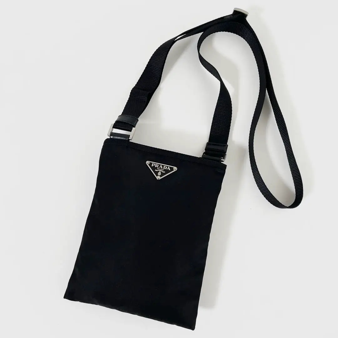 【極美品〜美品】プラダ ショルダーバッグ サコッシュ ナイロン×レザー