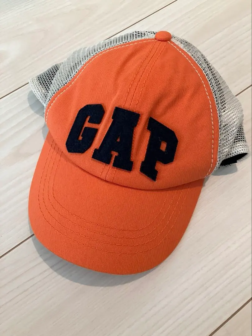 GAP ロゴワッペン　キッズ　キャップ　子供　オレンジ　メッシュ　56cm