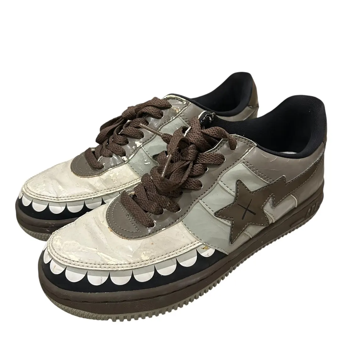 希少 bapesta kaws スニーカー 26.5cm ローカット　ベイプスタ