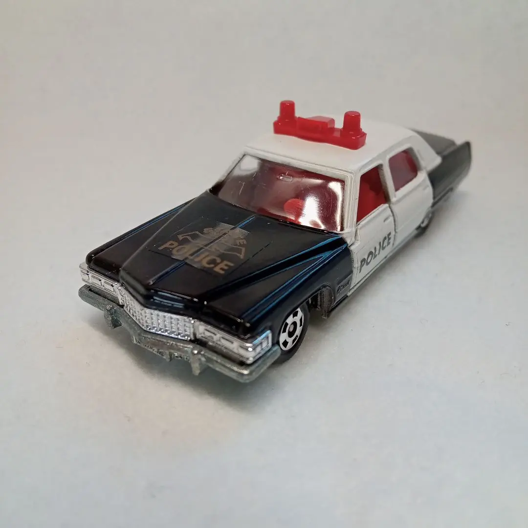 トミカ No.F2 キャデラック フリートウッド ブロアム ポリスカー