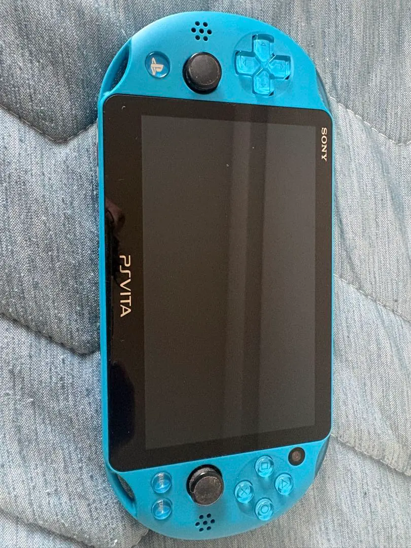 PlayStation Vita PCH-2000 本体 ライトブルー