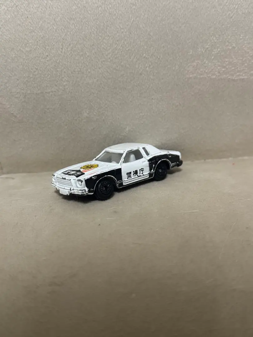 ウィリー　パトカー　ミニカー