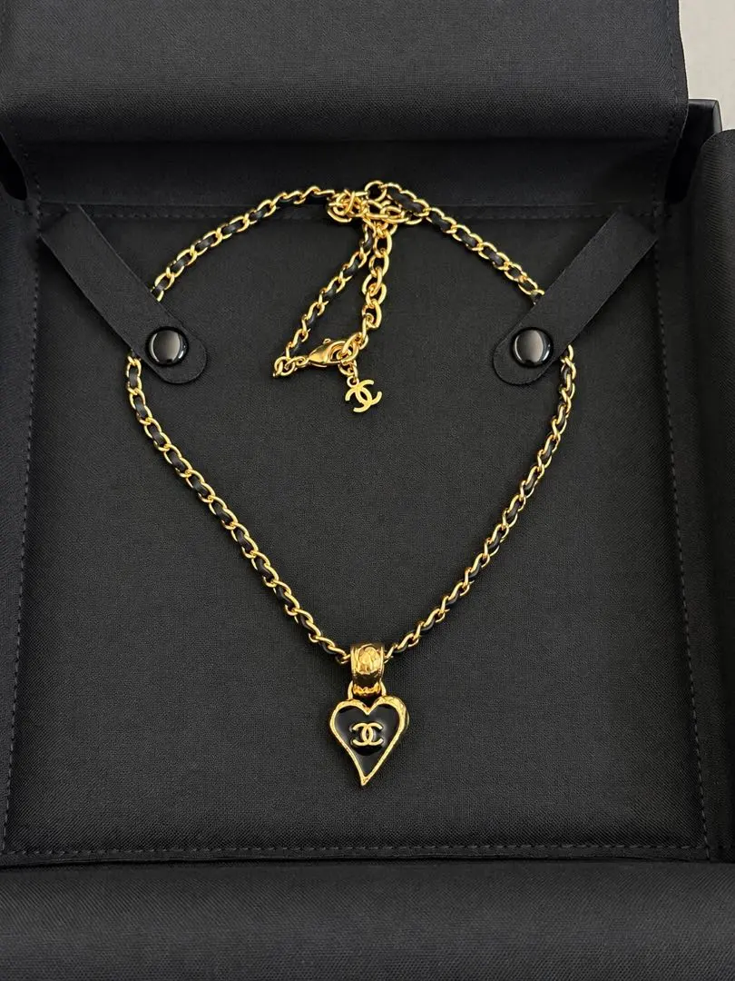 CHANEL ハートモチーフ チェーンネックレス ゴールド ブラック