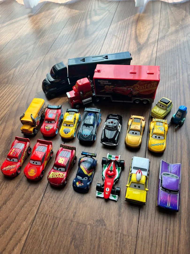 カーズトミカ16台　トレーラー2台　セット売り