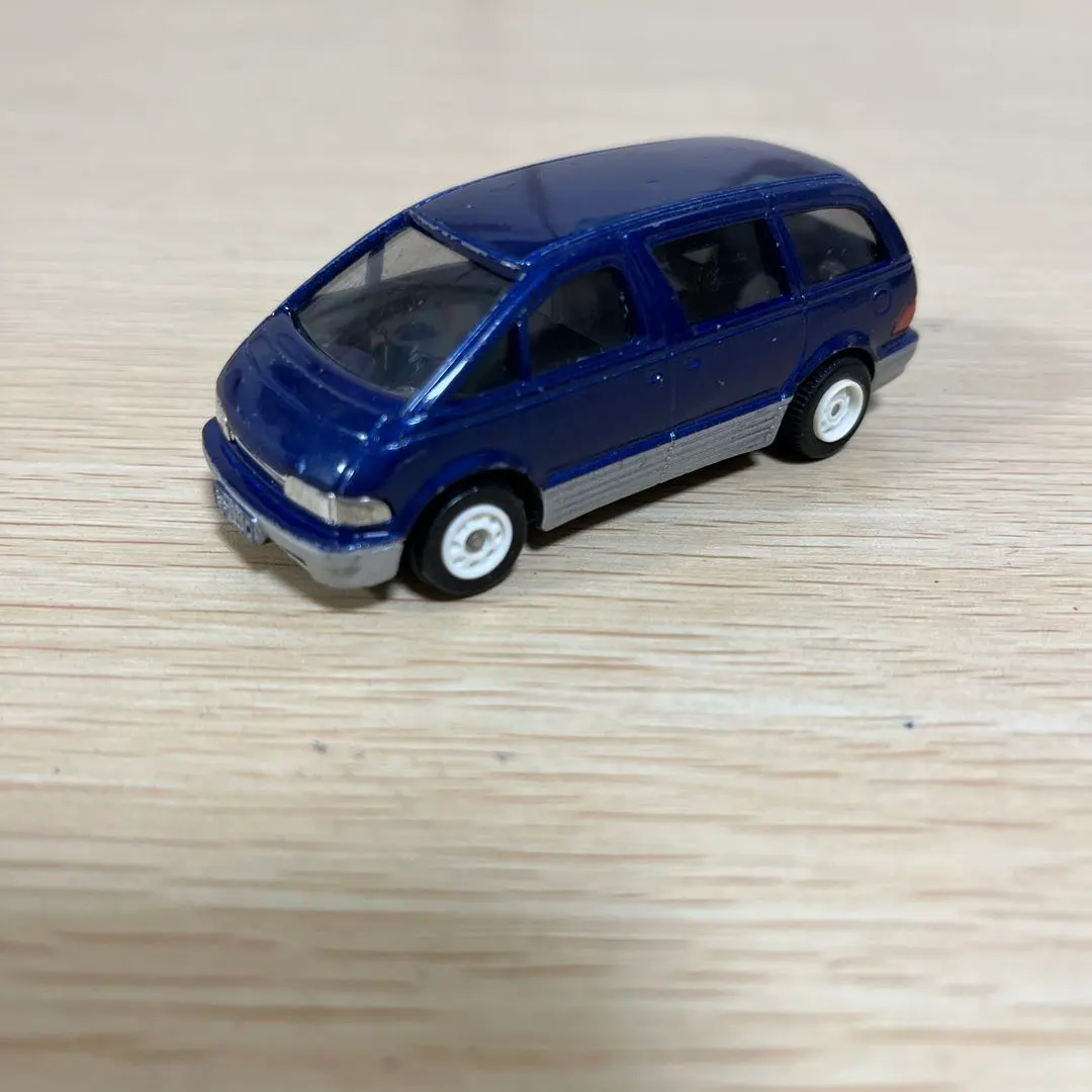 b\oトミカ エスティマ　日本製　走行不可　ミニカー