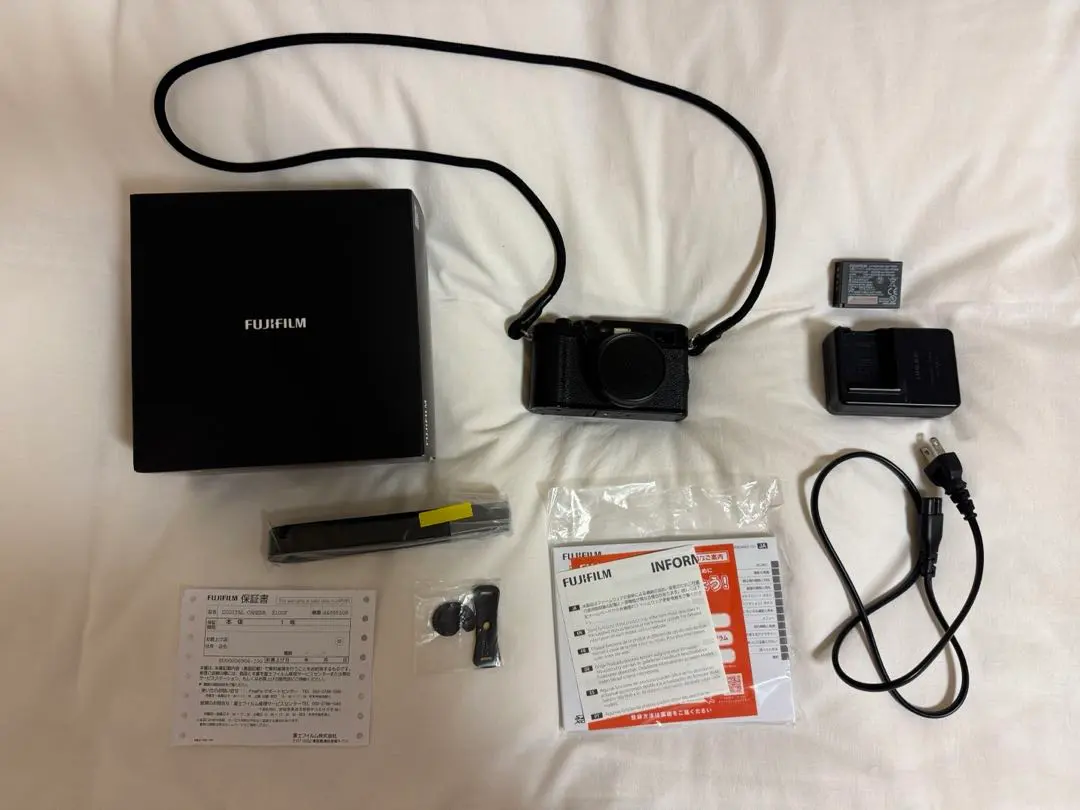美品 シャッター回数1800回 Fujifilm X100F ブラック