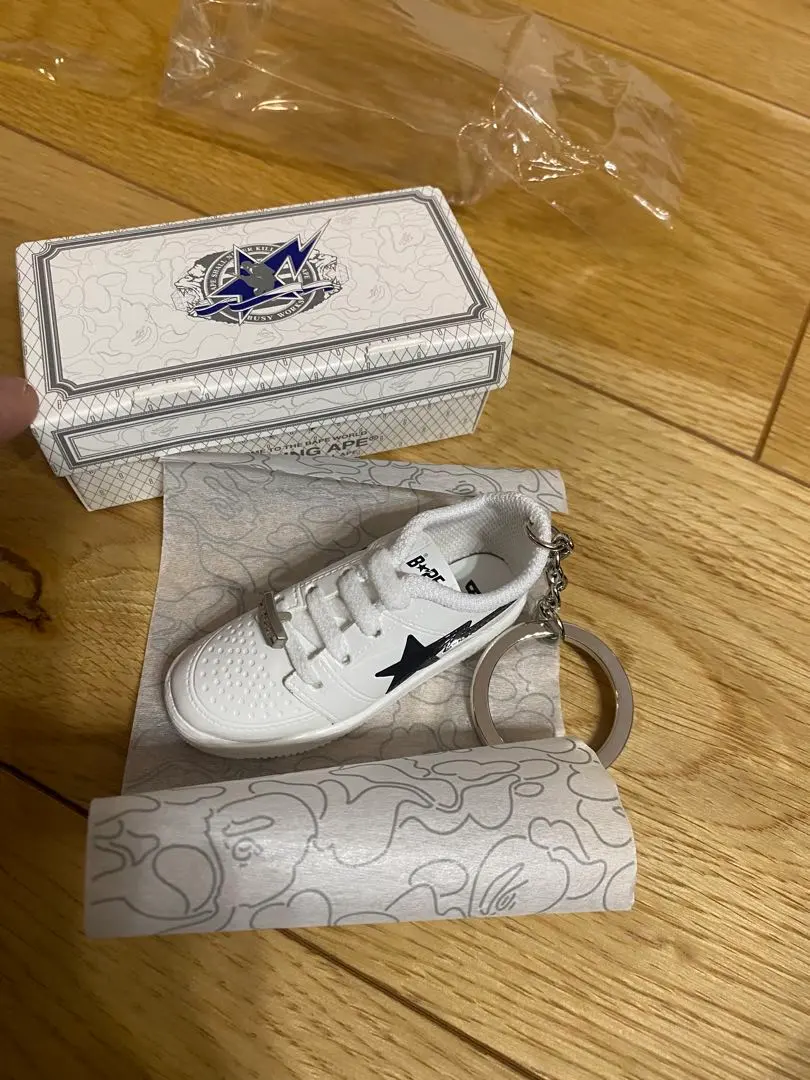 ★新品・未使用★BAPESTA　ベイプスタ　キーチェーン　アベイシングエイプ