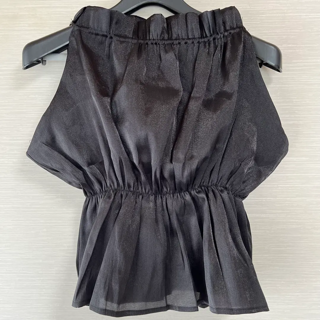 フリルネックノースリーブトップス　ブラック　サイズM 美品レア　GRL