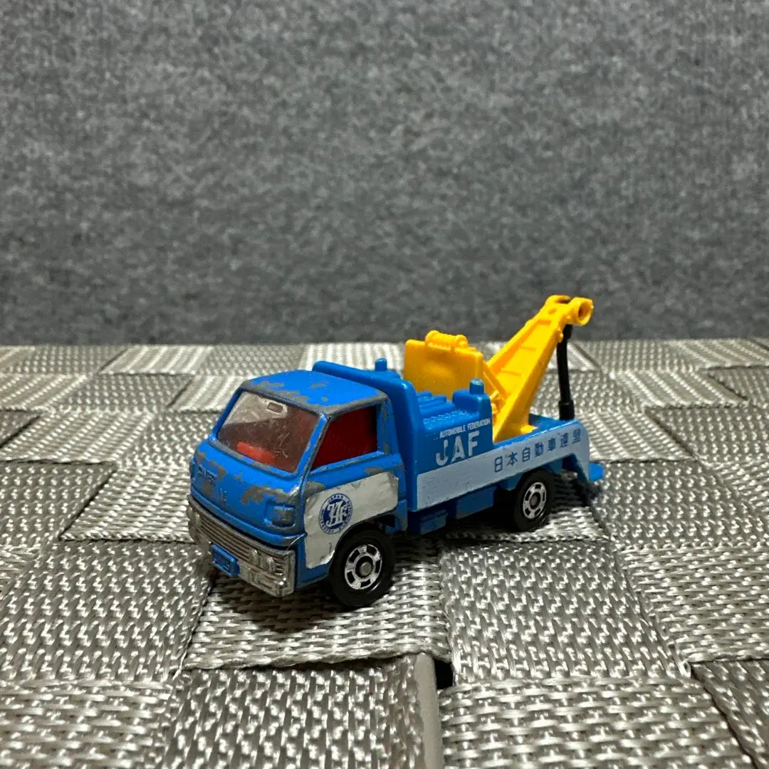 トミカ　三菱キャンターJAF 日本製
