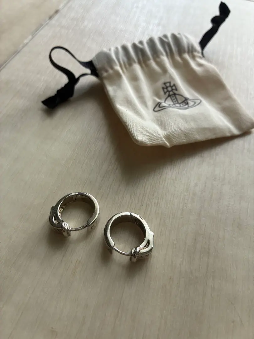 Vivienne Westwood フープ ピアス シルバー