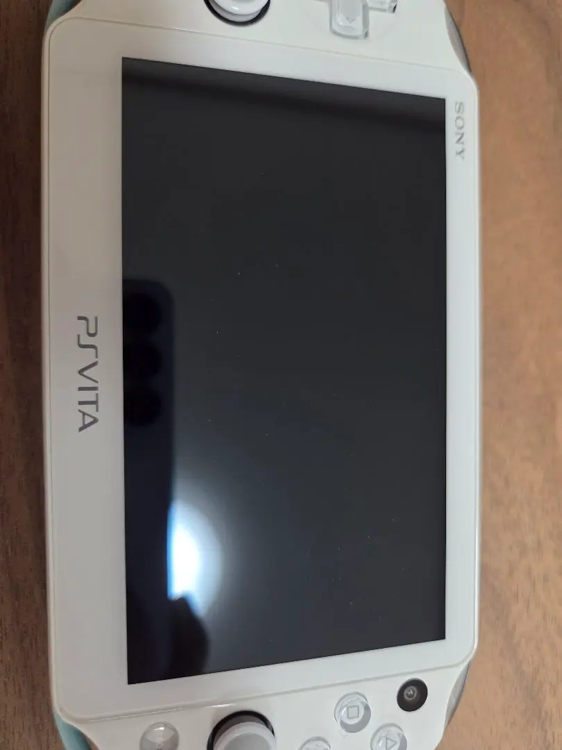PlayStation Vita（PCH-2000シリーズ）