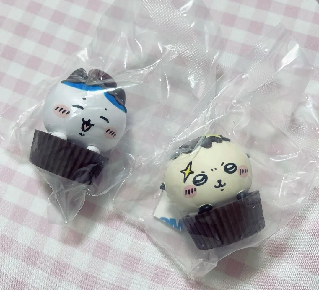 韓国限定 ちいかわ カップケーキ フィギュア ハチワレ ラッコ セット