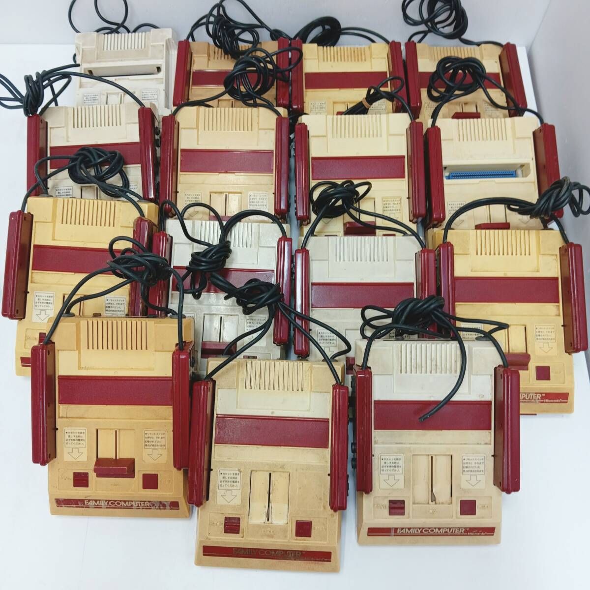 2t7155f1s ジャンク 計15点 ファミリーコンピュータ 本体 まとめ 任天堂/Nintendo HVC-001ゲーム機 テレビゲーム 初代 FC 部品取り