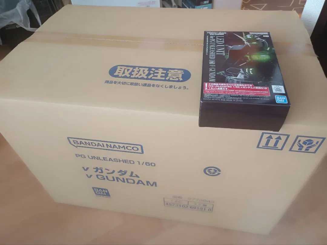 BANDAI PG UNLEASHED 1/60 ν GUNDAM