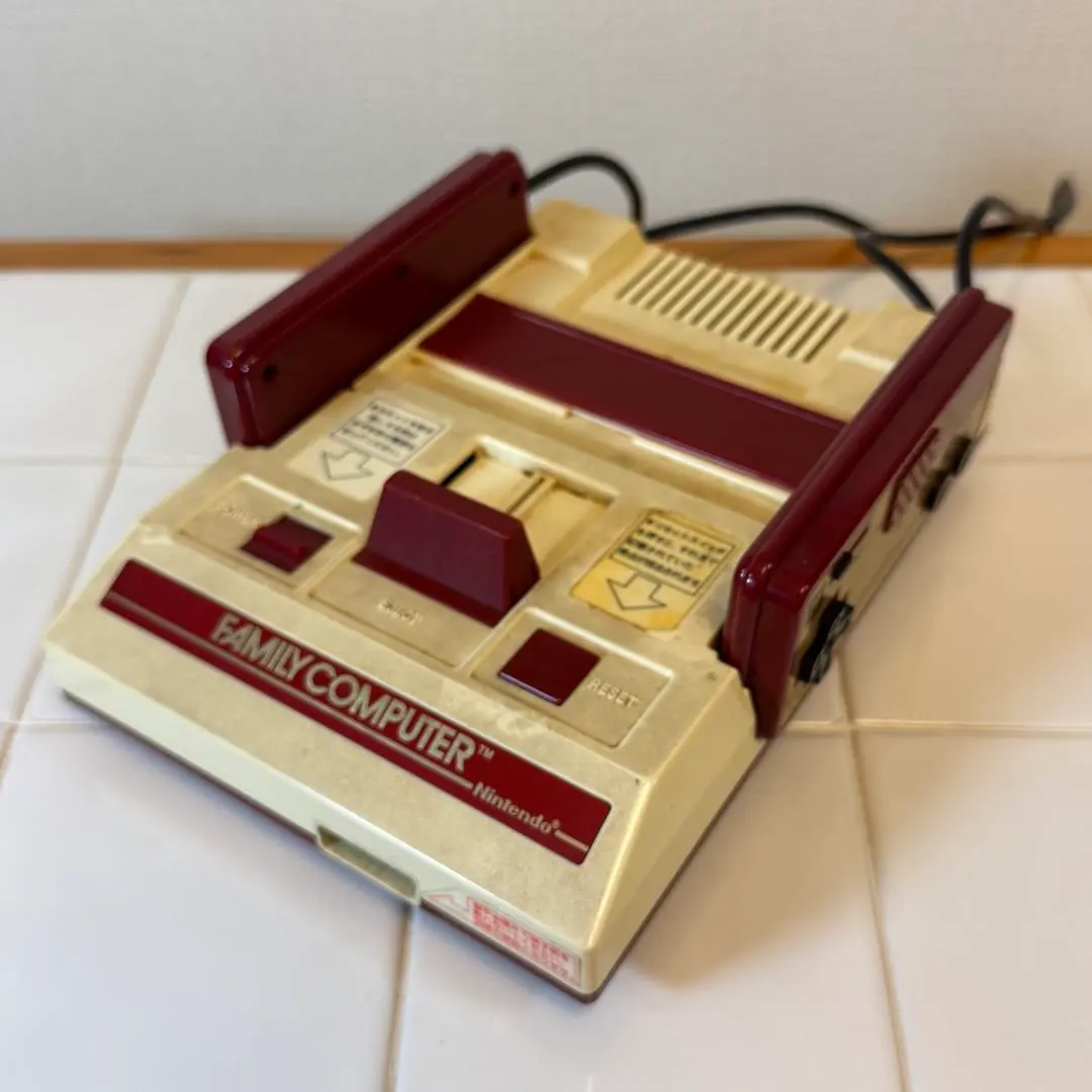 任天堂 ファミコン HVC-001 本体 ジャンク 動作未確認 レトロゲーム