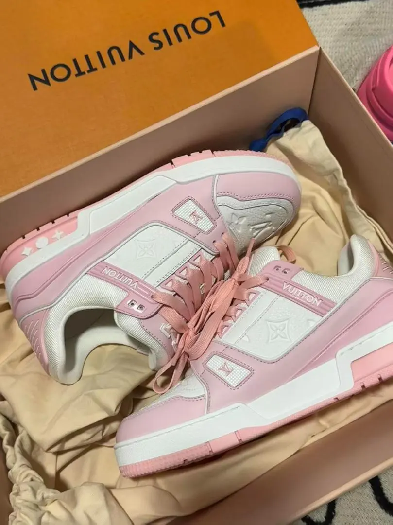 Louis Vuitton ピンク ホワイト スニーカー