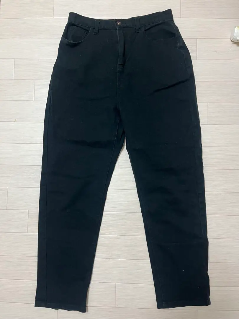 ブラックデニムパンツ