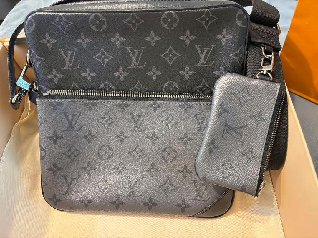 Louis Vuitton モノグラム　エクスリプス　トリオメッセンジャー