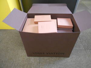 Louis Vuitton 10 F-186 ()