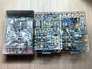 Gundam Gunpla kits grades BANDAI 1144 HG HGUC : GUNDAM RG MG GUNPLA