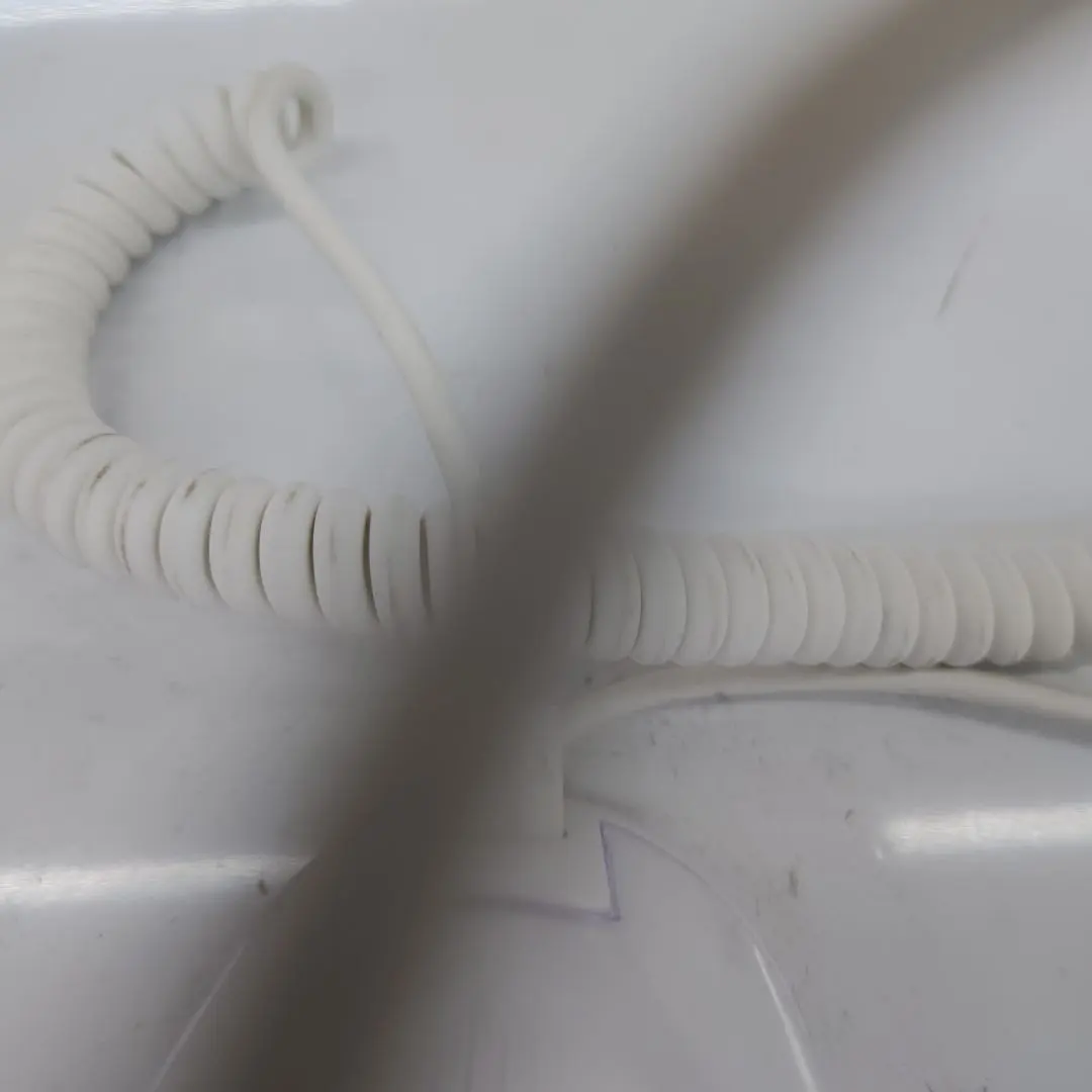 ホワイト コイル式 有線ヘッドホン