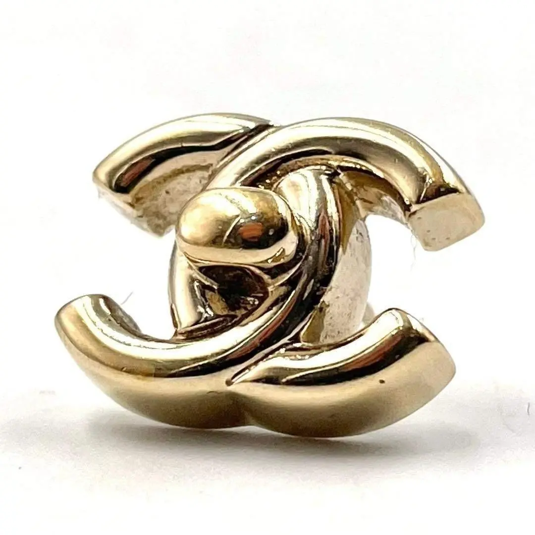 《超美品》CHANEL シャネル ココマーク ターンロック 片耳ピアス ゴールド