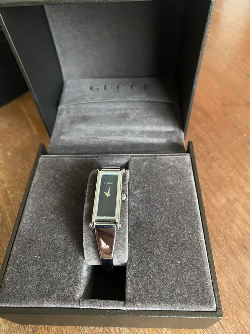 GUCCI レディース 腕時計 バングルウォッチ