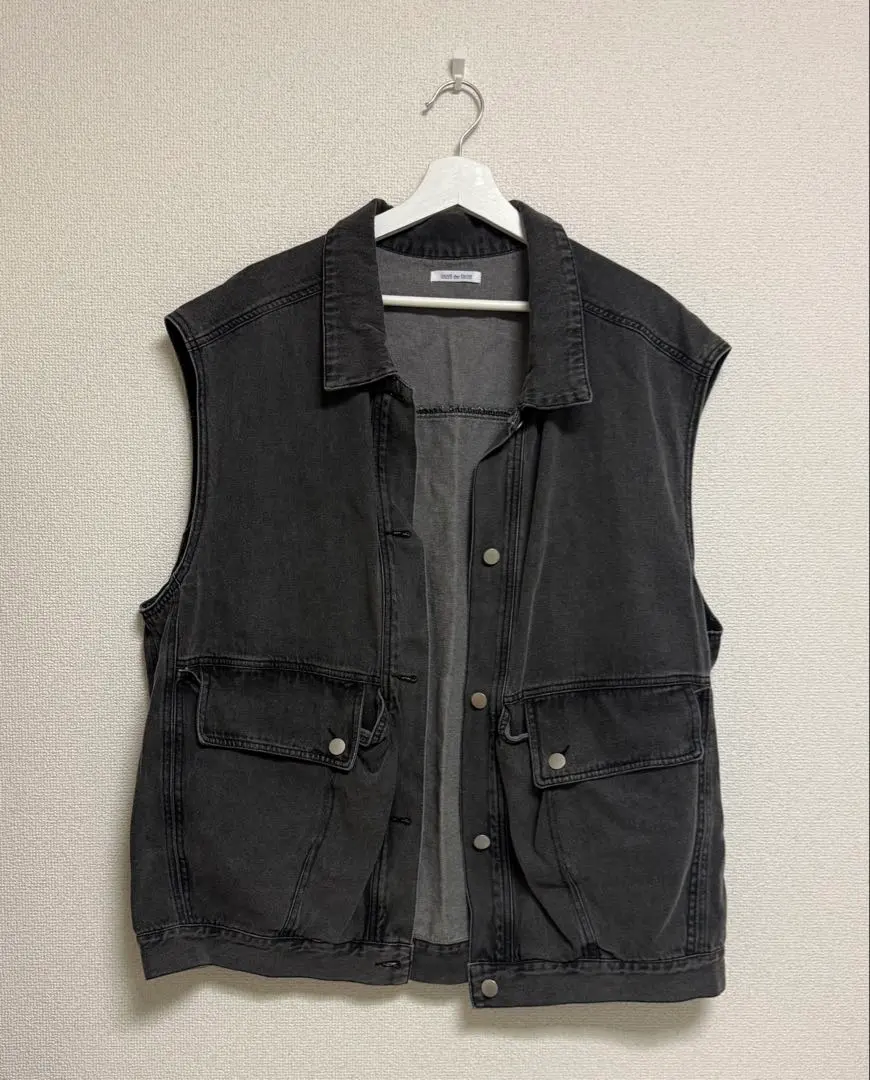 ブラックデニム ベスト 前面ポケット付き