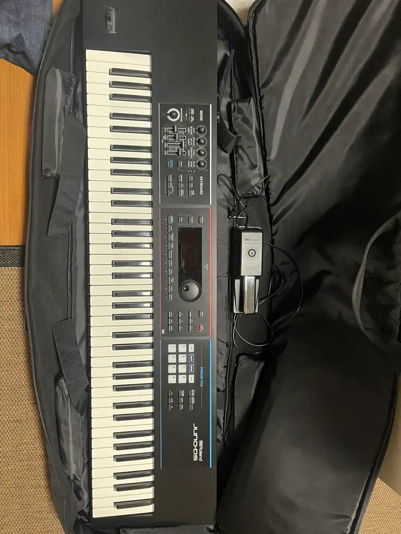 Roland JUNO-DS 76鍵　ペダル付き　シンセサイザー