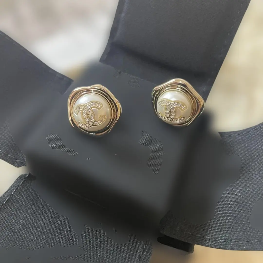 CHANEL パールストーンピアス