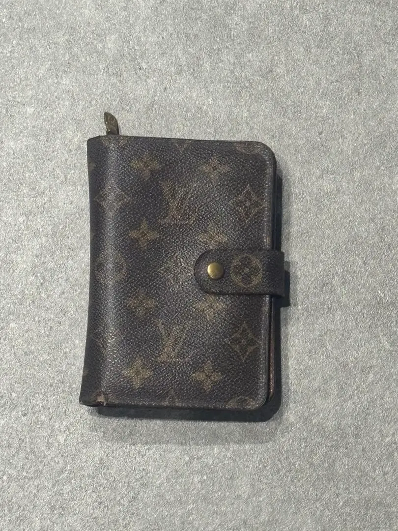 LOUIS VUTTONパピエジップモノグラム