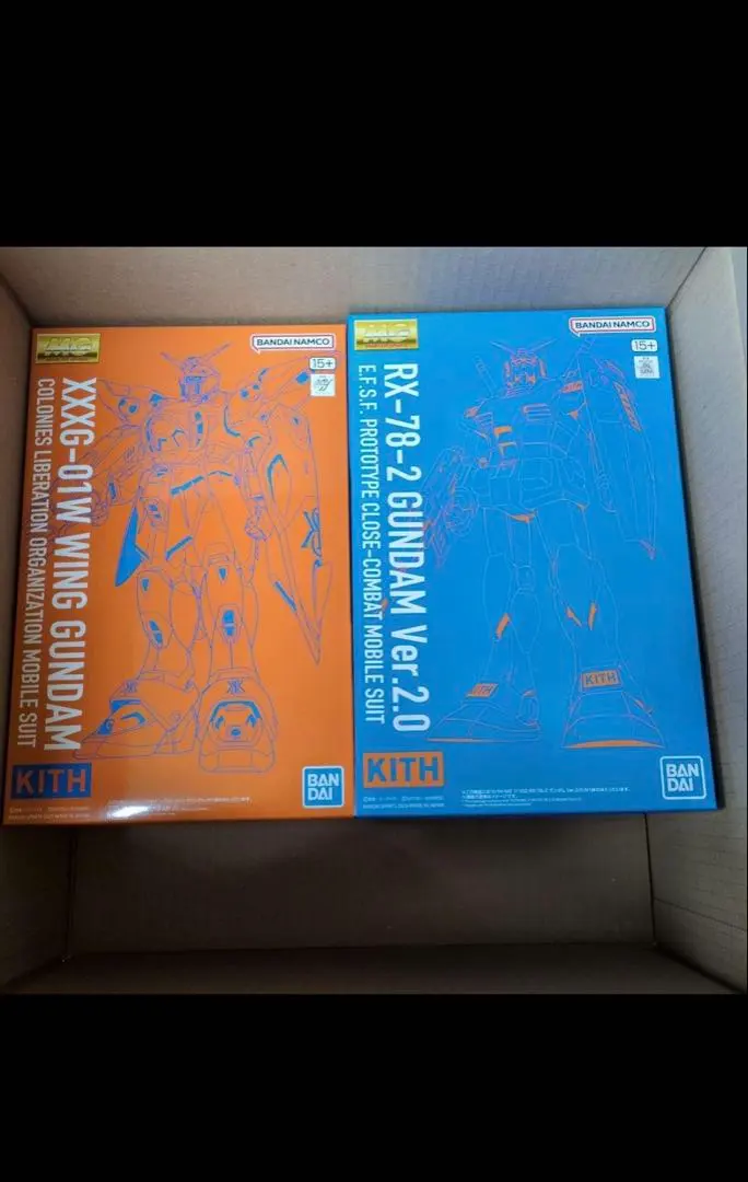 KITH コラボ限定ガンプラ ガンダム・ウィングガンダム2体セット