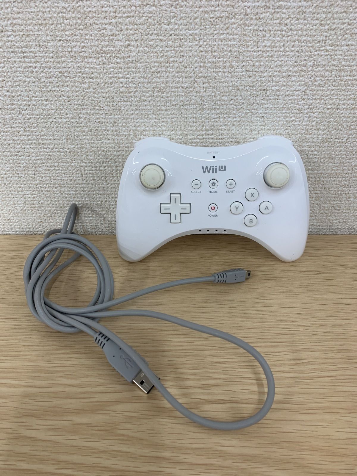 ＃２【通電確認済動作未確認】任天堂  Wii U コントローラー アダプタ付き  ホワイト【ゲーム機本体】【2】