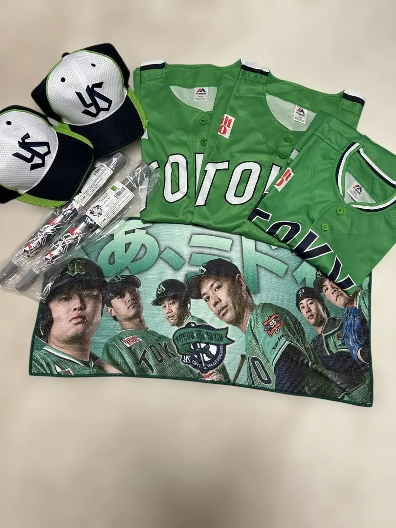 東京ヤクルトスワローズ応援グッズ　８点