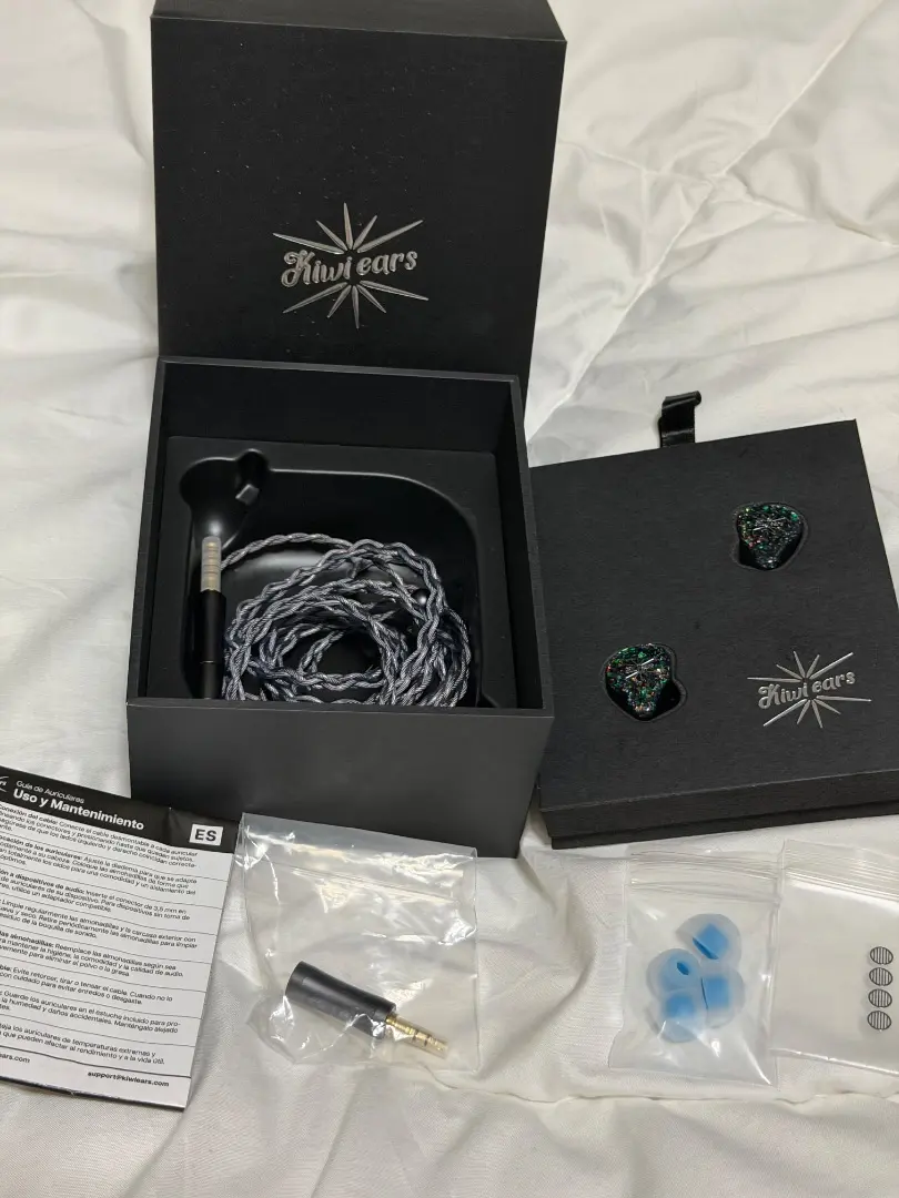 Kiwi ears astral カナル型イヤホン 本体
