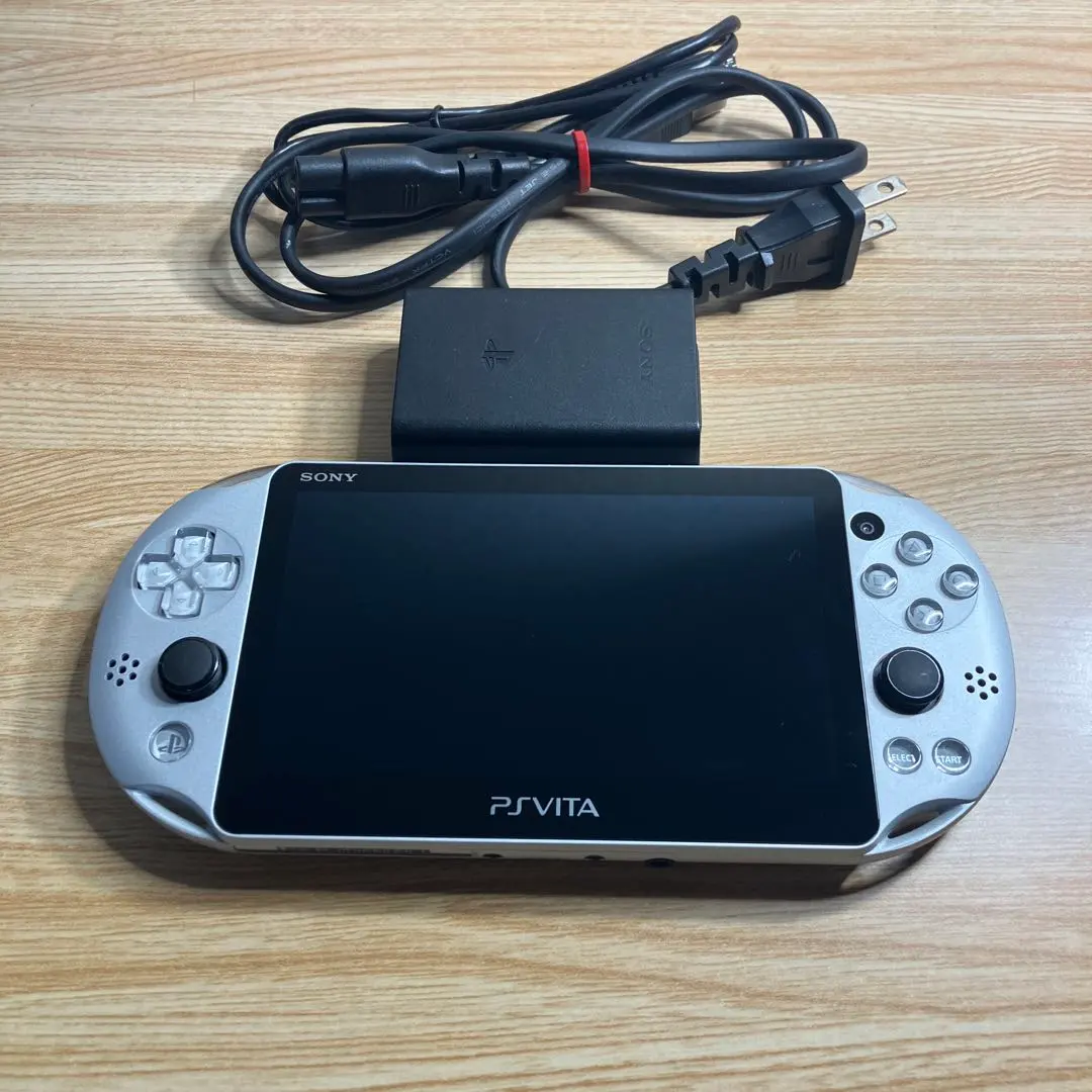 PlayStation®Vita（PCH-2000シリーズ） Wi-Fiモデル…