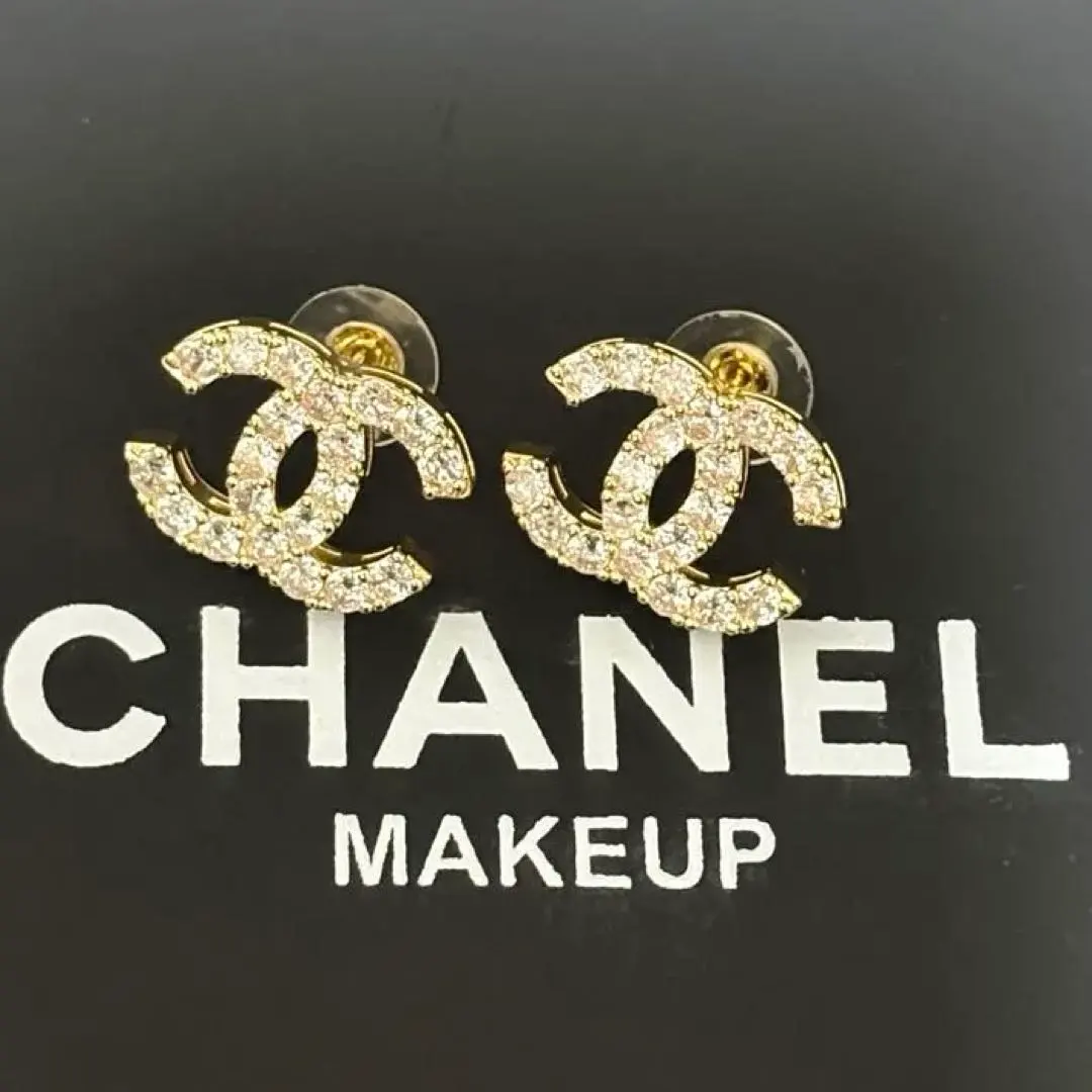 CHANEL ゴールド CCロゴ ピアス シャネルノベルティ キラキラ ストーン